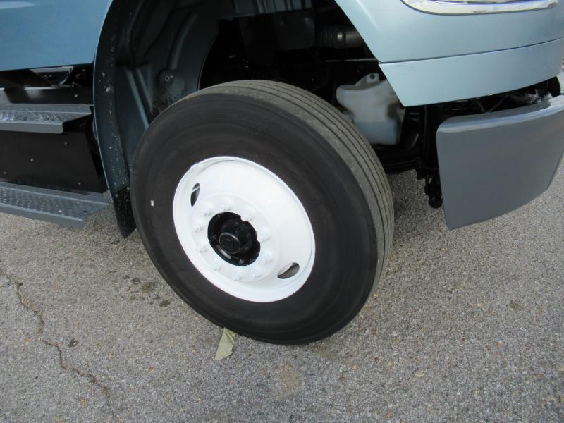 2016 Freightliner BUSINESS CLASS M2 106 15