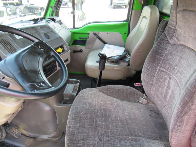 2007 Sterling LT9513 6