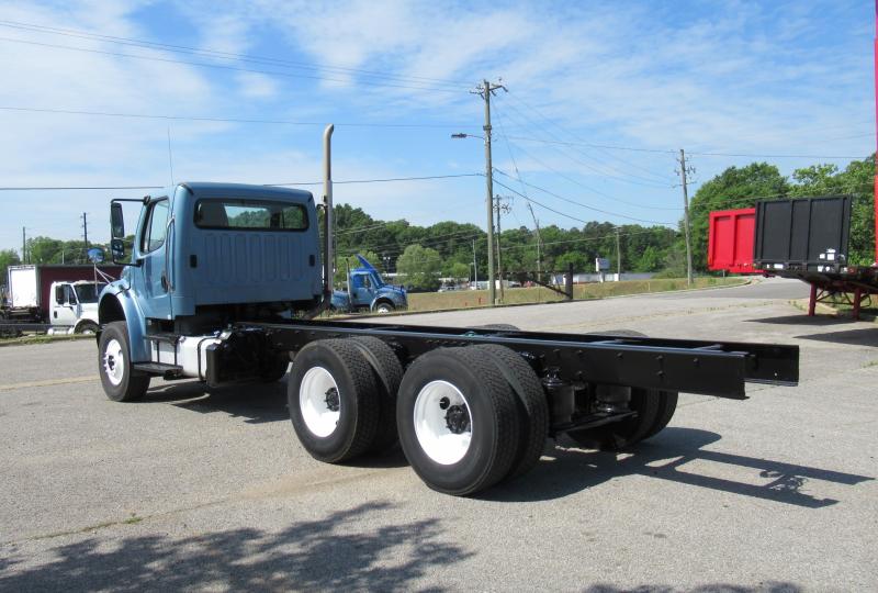 2016 Freightliner BUSINESS CLASS M2 106 9