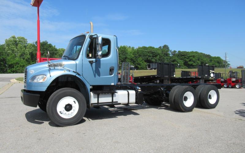 2016 Freightliner BUSINESS CLASS M2 106 11