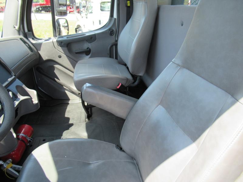 2017 Freightliner BUSINESS CLASS M2 106 10