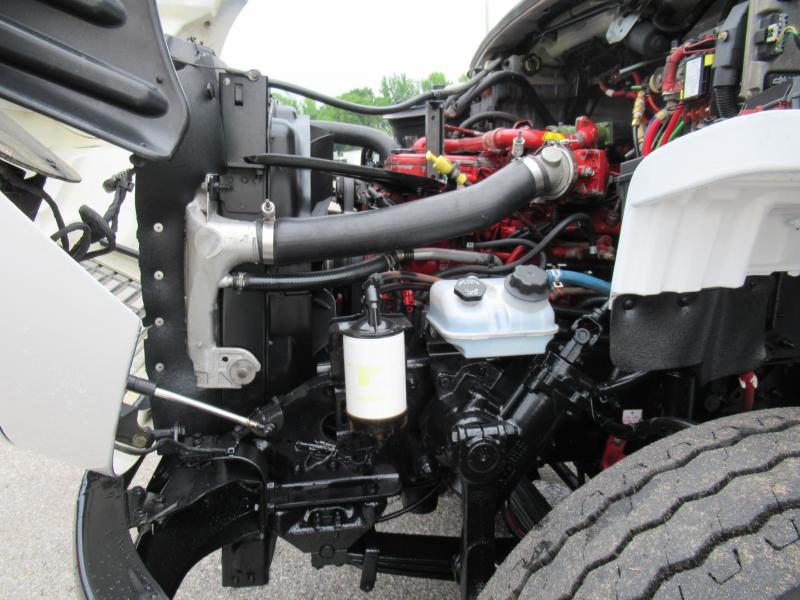 2016 Freightliner BUSINESS CLASS M2 106 17