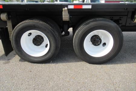 2015 Freightliner BUSINESS CLASS M2 106 17