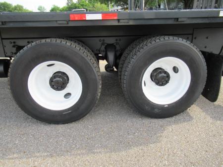 2015 Freightliner BUSINESS CLASS M2 106 19