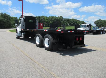 2017 Freightliner BUSINESS CLASS M2 106 5