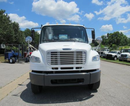 2017 Freightliner BUSINESS CLASS M2 106 9