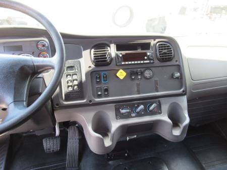 2017 Freightliner BUSINESS CLASS M2 106 11
