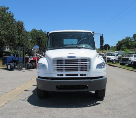 2016 Freightliner BUSINESS CLASS M2 106 2