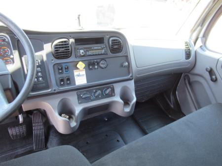 2016 Freightliner BUSINESS CLASS M2 106 11