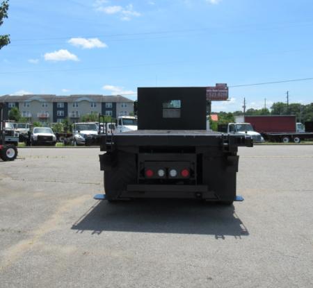2017 Freightliner BUSINESS CLASS M2 106 4