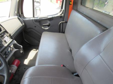 2017 Freightliner BUSINESS CLASS M2 106 8