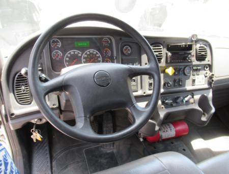 2017 Freightliner BUSINESS CLASS M2 106 9