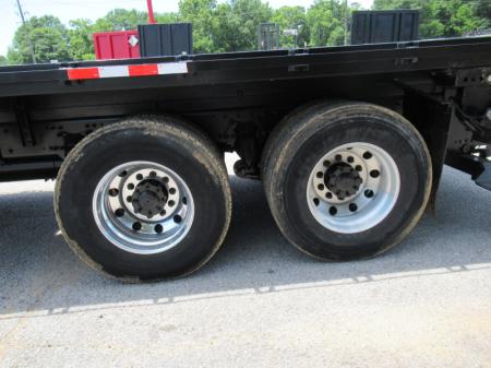 2017 Freightliner BUSINESS CLASS M2 106 13