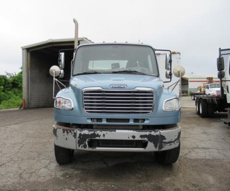 2016 Freightliner BUSINESS CLASS M2 106 2