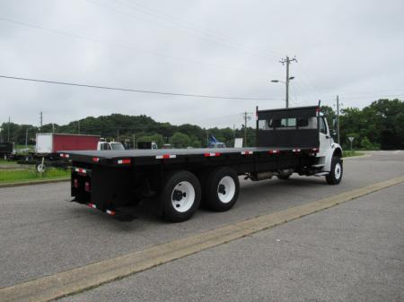2017 Freightliner BUSINESS CLASS M2 106 9