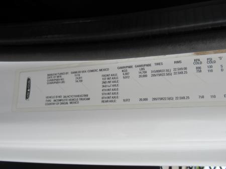 2017 Freightliner BUSINESS CLASS M2 106 19