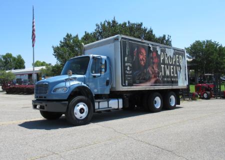 2016 Freightliner BUSINESS CLASS M2 106 1