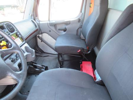 2016 Freightliner BUSINESS CLASS M2 106 10