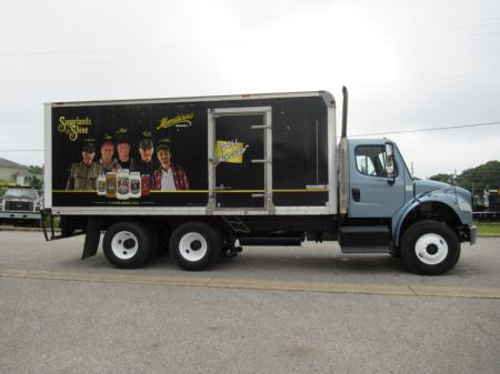 2016 Freightliner BUSINESS CLASS M2 106 8
