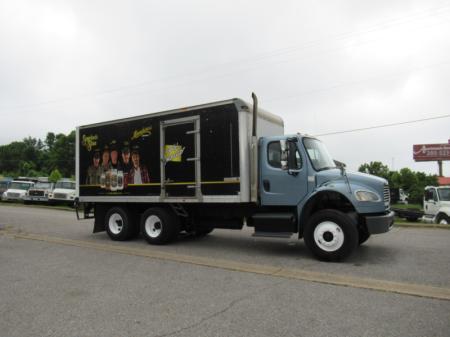 2016 Freightliner BUSINESS CLASS M2 106 9