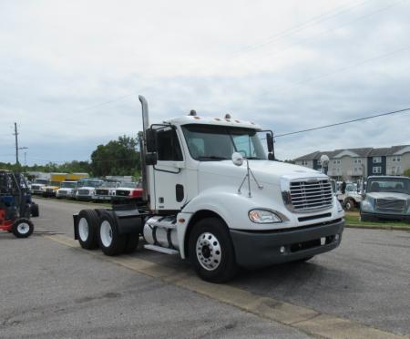 2006 Freightliner Columbia 120 2