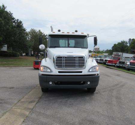 2006 Freightliner Columbia 120 3