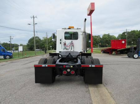 2006 Freightliner Columbia 120 9