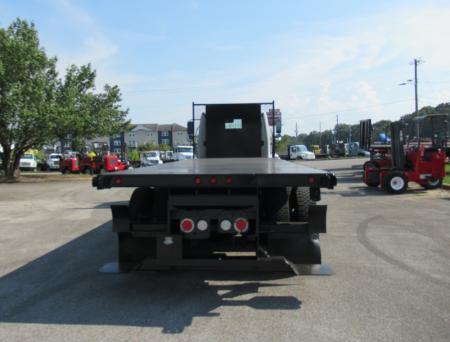 2014 Freightliner BUSINESS CLASS M2 106 4