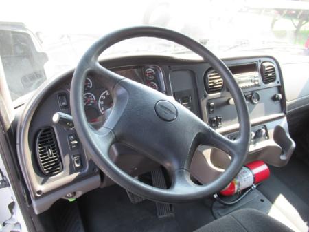 2014 Freightliner BUSINESS CLASS M2 106 11