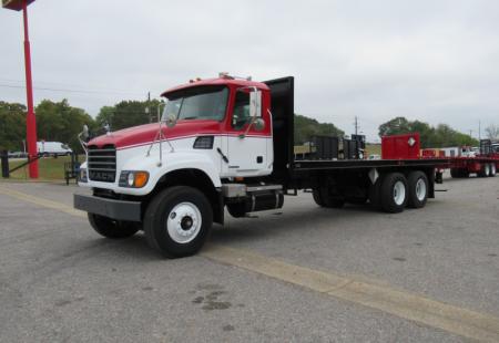 2006 Mack CV713 3