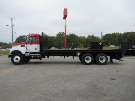 2006 Mack CV713 5