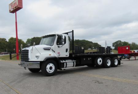 2014 Freightliner 114SD 1