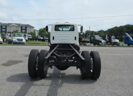 2004 International 4300 SBA 6
