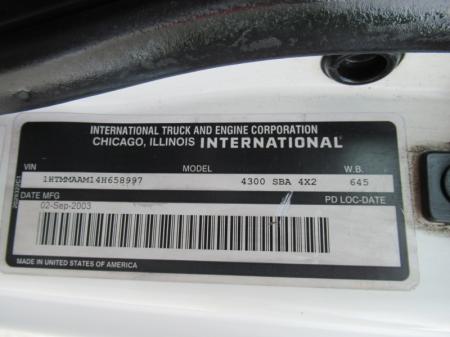 2004 International 4300 SBA 20