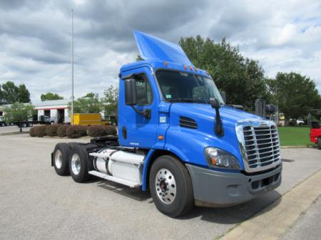 2016 Freightliner CASCADIA 113 2