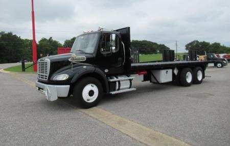 2016 Freightliner BUSINESS CLASS M2 106 1