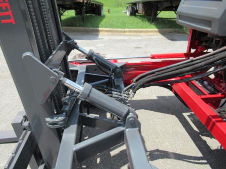 2006 Moffett M8000 BC 10