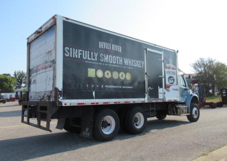 2017 Freightliner BUSINESS CLASS M2 106 3