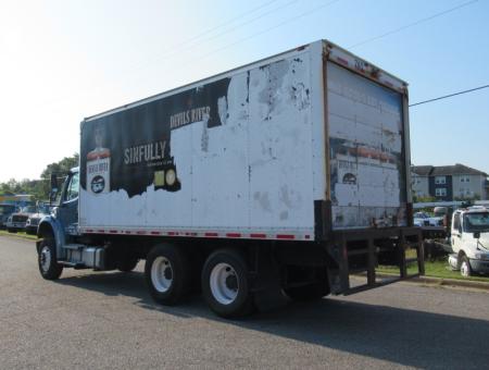 2017 Freightliner BUSINESS CLASS M2 106 5