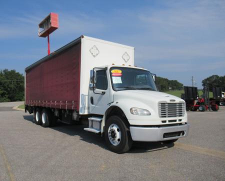 2017 Freightliner BUSINESS CLASS M2 106 3