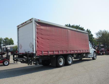 2017 Freightliner BUSINESS CLASS M2 106 6