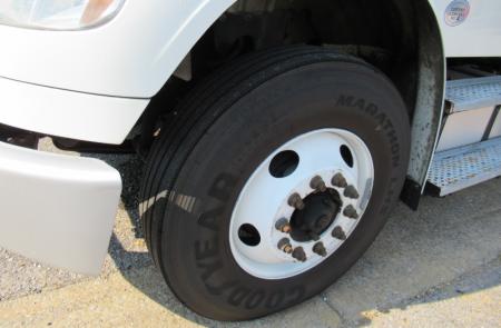 2017 Freightliner BUSINESS CLASS M2 106 13