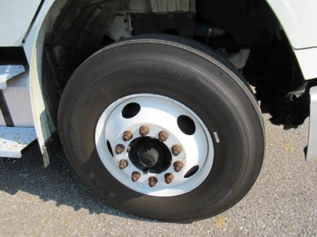 2017 Freightliner BUSINESS CLASS M2 106 17