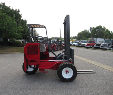 2001 Moffett M5500 3