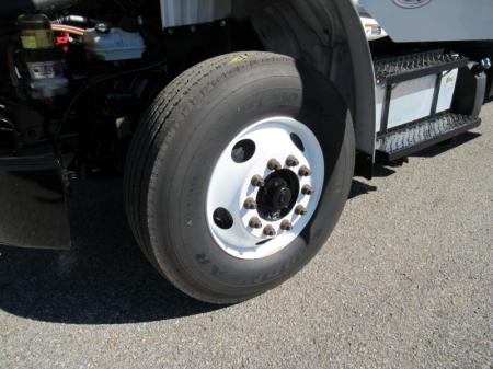 2020 Freightliner BUSINESS CLASS M2 106 16