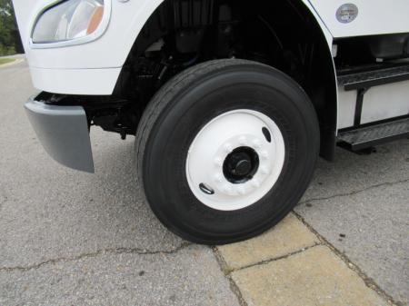 2016 Freightliner BUSINESS CLASS M2 106 12