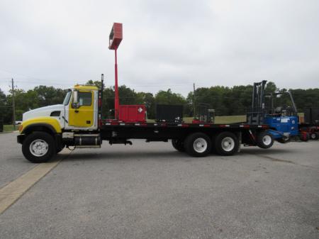 2007 Mack CV713 4