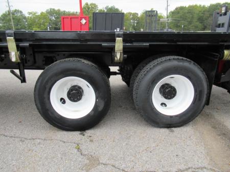 2014 Peterbilt 365 13