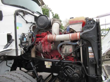 2014 Peterbilt 365 18