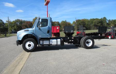 2015 Freightliner BUSINESS CLASS M2 106 2